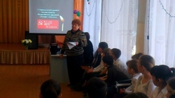 Школьники  станицы Беломечетской участвуют в акции «Знамя Победы»