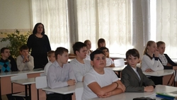 В Кочубеевской школе №4 прошел литературный час «И грянули суровые испытания»