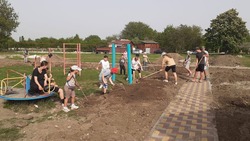 Жители хутора Прогресс благоустроили площадку в ходе Всероссийского субботника
