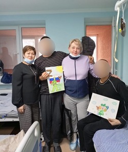 Волонтёры Кочубеевского округа проведали бойцов в военном госпитале