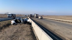 Lada Priora столкнулась с грузовиком в Кочубеевском округе