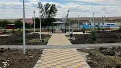 В селе Кочубеевском благоустроят бадминтонную площадку и автобусные остановки