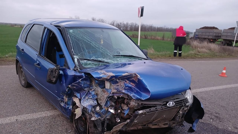 Водитель пострадала при столкновении «Лады» с Ford Focus под Невинномысском