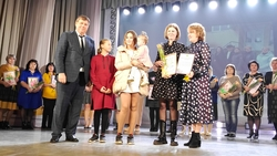 В Кочубеевском округе женщинам вручили благодарственные письма