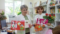 Детвора Кочубеевского округа поздравила медработников с праздником