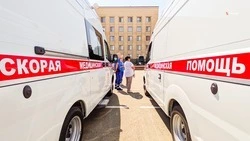 Две машины скорой помощи передали в больницы Кочубеевского округа