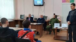 Действующие военнослужащие встретились со студентами Кочубеевского округа
