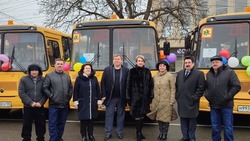 Глава Ставрополья передал Кочубеевскому округу школьные автобусы